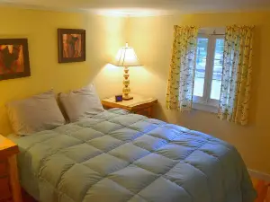 Blue Lake Cottage - Pet Friendly Rental