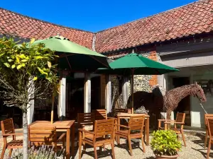 The Packhorse Inn