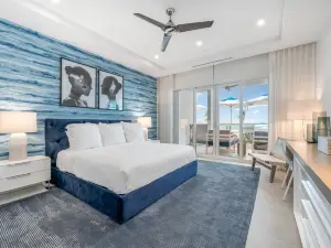 Club Suites at Rum Point