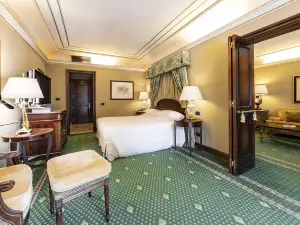 River Chateau Hotel