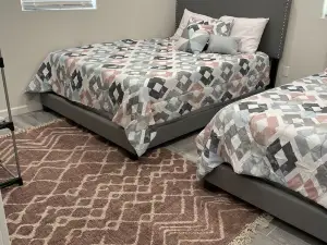 5 minutes to the Illinois river! Brand new spacious condo sleeps 4!