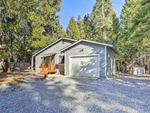 Base Camp Lassen Home 13 Mi to Volcanic Natl Park