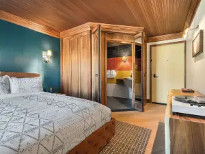 沃爾夫的摩押成人酒店