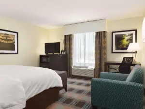 햄프턴 인 페어몬트 플레전트 밸리