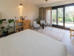 City Centre Jacuzzi Lofts