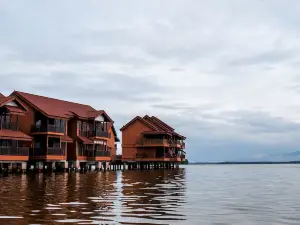 Bukit Merah Laketown Resort