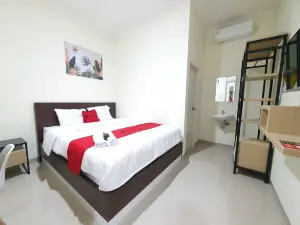 RedDoorz Near Kawasan Bandara Ahmad Yani Semarang 2