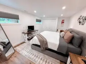 The Victoria Suite in Elora- King Bed