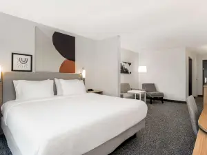 Spark by Hilton Summerville
