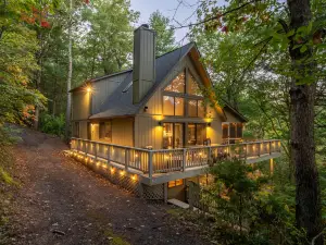 *New* HotTub | GameRoom | Large Deck | DogFriendly