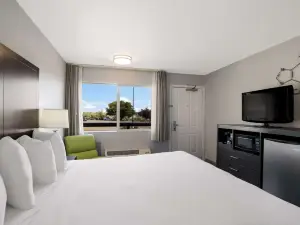 Richland Riverfront Hotel and Conference Center, Ascend Hotel Collection