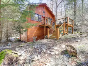 Fish, Hike and Explore Cozy Home in Beech Mountain!