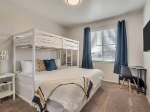 Welcoming 2Br Pool Gym Near Hill AFB Lagoon