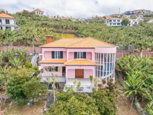 Amendoeira Residence by Homie