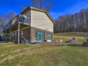 Pet-Friendly Home with Grill and Farm in Meadowview!