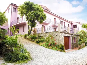 Residenza Locci - Rooms & Apartments