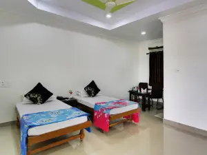 Crystal Palms Highway Resort