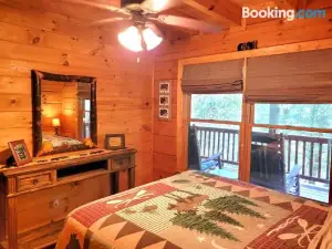 Luxury Cabin with Waterview and Privacy, Hiking