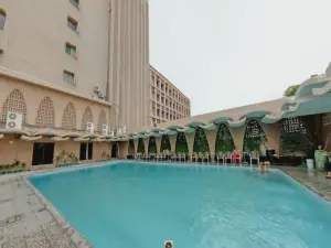 호텔 아그라바드
