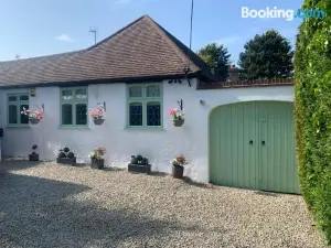 Wychwood A Beautiful Country Style Bungalow