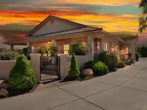 Prescott Luxury Home Near Golf Course and Airport 2 Bedroom Home by Redawning