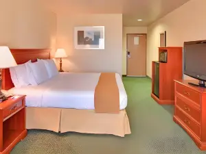 Holiday Inn Express & Suites Tehachapi Hwy 58/Mill ST.