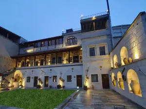 Mesken Cave Suites