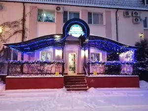 Домик у причала
