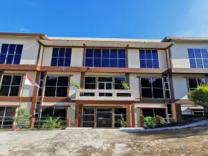 OYO 94248 Hotel Majest