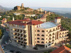 Hotel Panorama Kruje View on the Castle and the Old Town