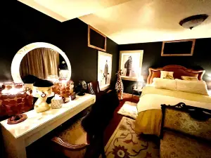 The EarthHouse  ~  Wall-to-wall unique style, Luxury Linens and Amazing Comfort