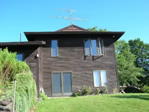 Hilltop Home in the Green Mountains w/ Nordic skiing & a microbrewery paradise.