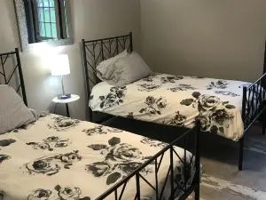 Tenkiller Bluff House