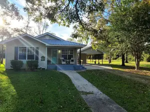 Stewart House with Hot Tub and 3 bedroom