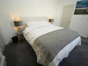 Immaculate 1-Bed Apartment in Merthyr Tydfil
