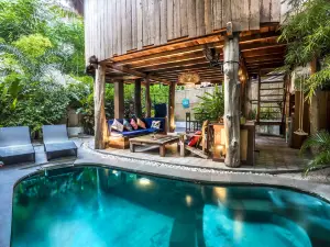 Gili Treehouse