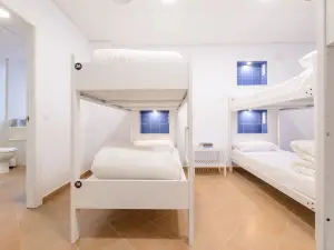 Benarrabá Hostel