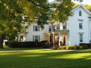 Elegant 19th Century New England 2BR vacation rental at Garfield House
