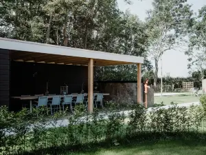 Hofstede Moesbosch l Kloeg Collection