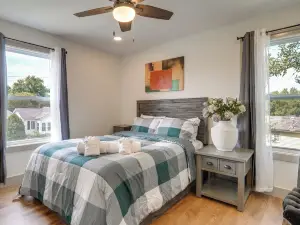 1 Mi to Downtown New Albany Home