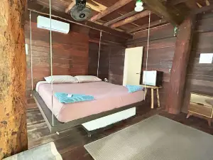 โรงแรม ซู-ลา อาซูล