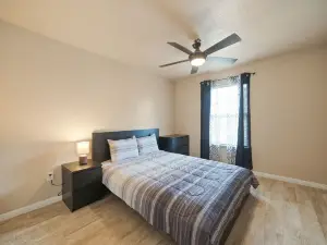 Tidy 2 Bedroom home Near Lackland AFB, Sea World