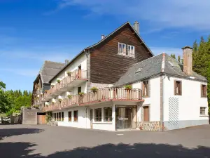 Auberge de la Petite Ferme, Super-Besse Est, the Originals Relais