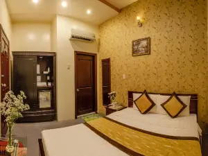 Dong Bao Hotel