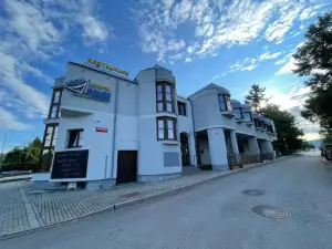 Hotel Laguna & Restaurant