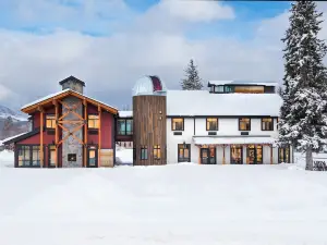 Compass Rose Lodge