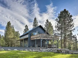 Private Cascade Cabin with Hot Tub and Fire Pit!