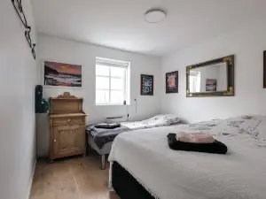 Tranquil Village Retreat | Tjørnuvík
