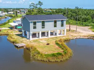 Southern Salt Lodge on Lake Calcasieu