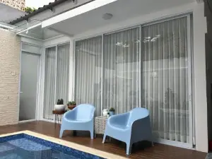 Casa Indigo - KBP with swimming pool, large kitchen and dining area, near Whoosh Station